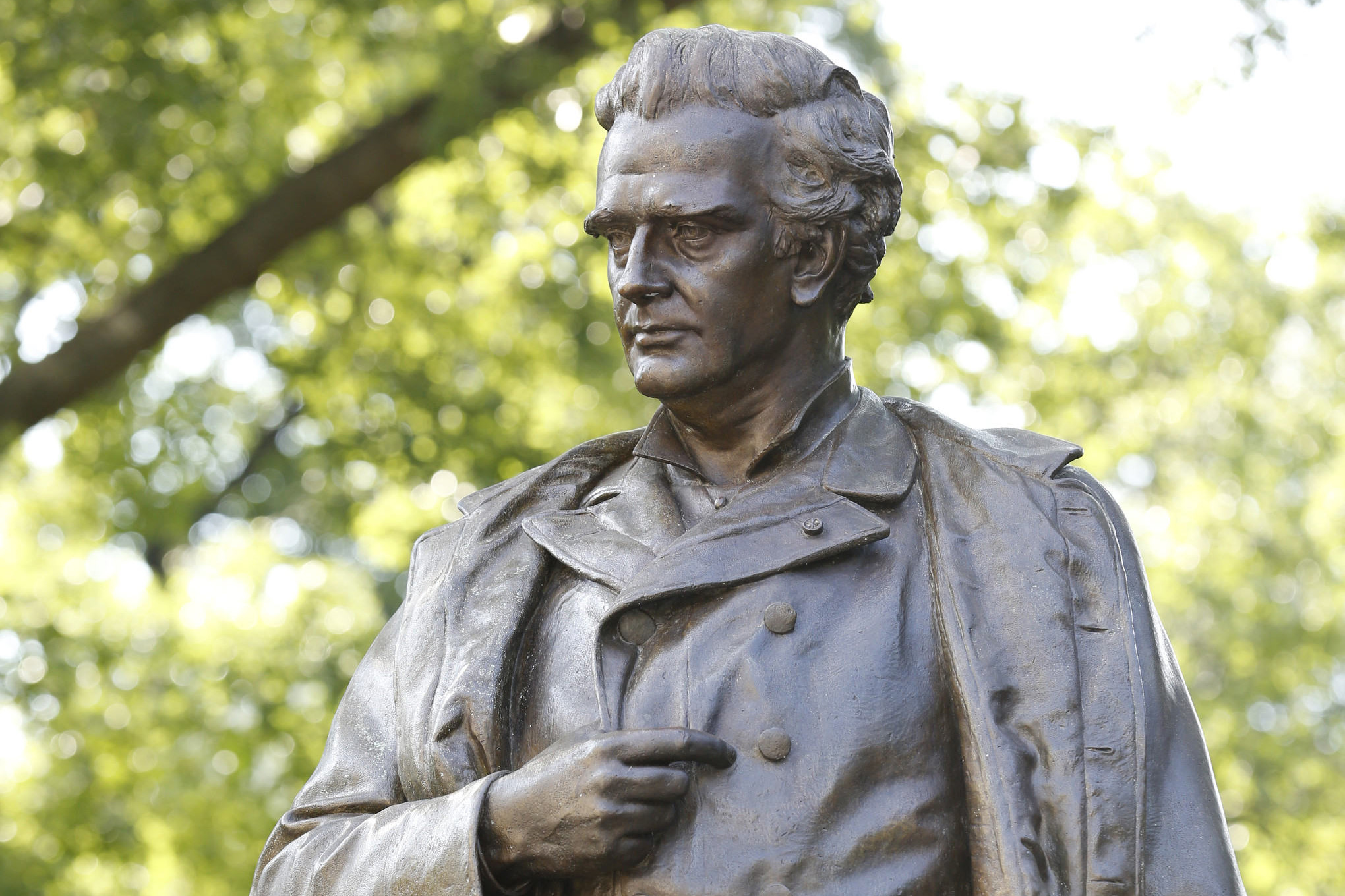 NYC commission unanimously approves statue’s removal