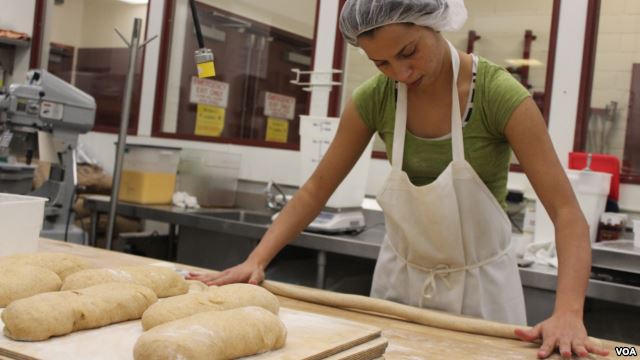 Immigrant Women Bake Up Hopeful Future

